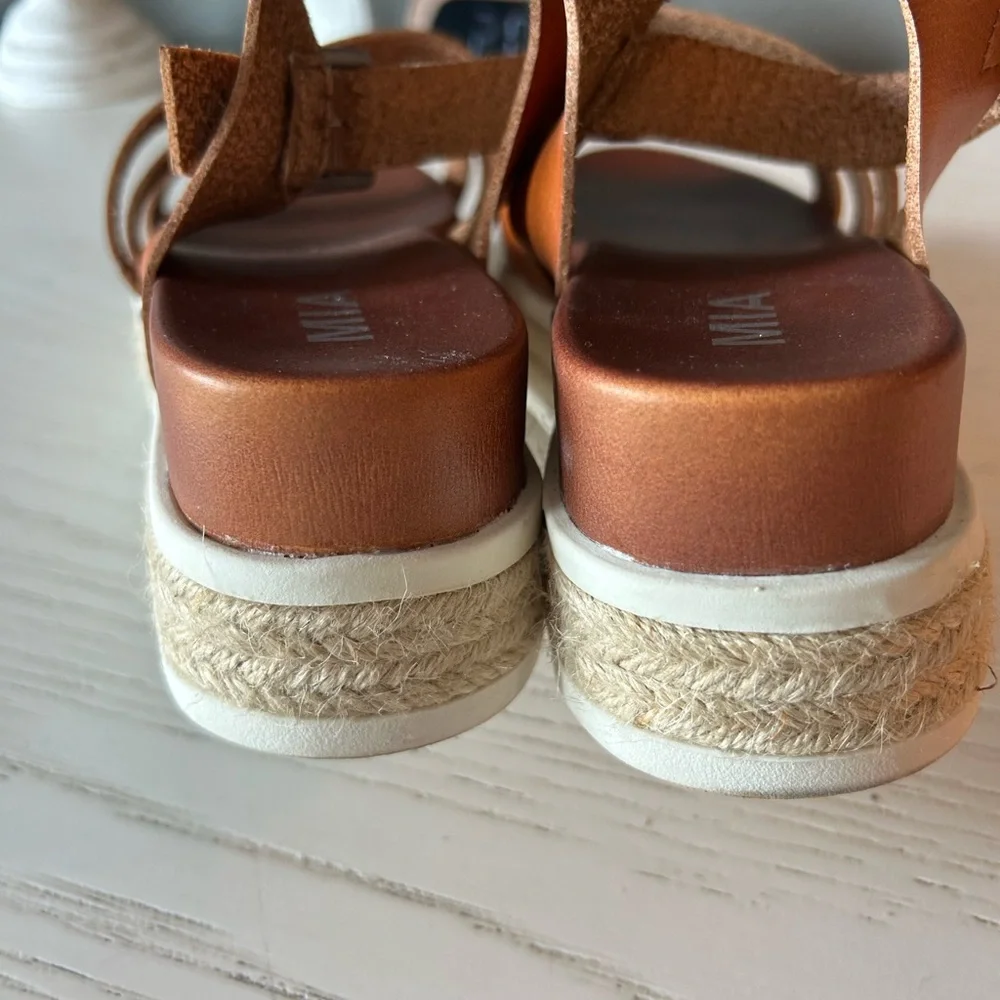 MIA Womens Karlotta Ankle Strap Espadrille Platform Sandals Casual Mid Heel 10